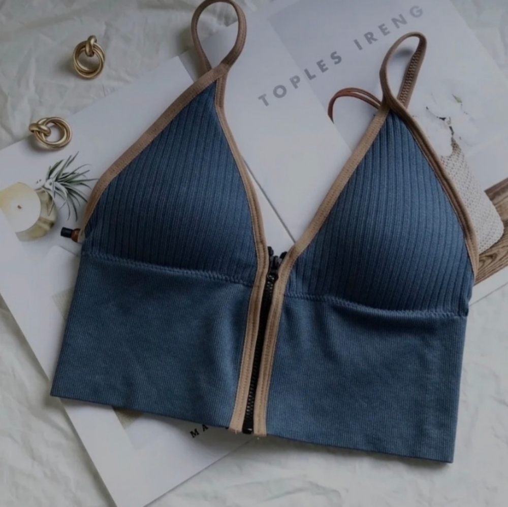 Zip-Up Bralette Crop Top - Picture 5 of 7